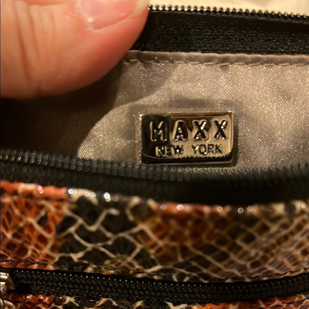 Maxx New York Stylish Snake Print Clutch - Picture 4 of 5